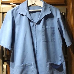 Med Line  Scrub Top Vintage zipper front patch pockets Medical Blue‎ Medium